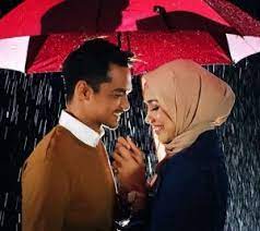 Mula dikenali menerusi watak johan dalam drama bersiri berkumpulan dengan didie alias dan kamal adli dalam kumpulan apa kasih toq semasa separuh akhir dan final menggantikan fizz fairuz, ahli. Zahirah Macwilson Akui Selesa Berlakon Dengan Syafiq Kyle Media Hiburan