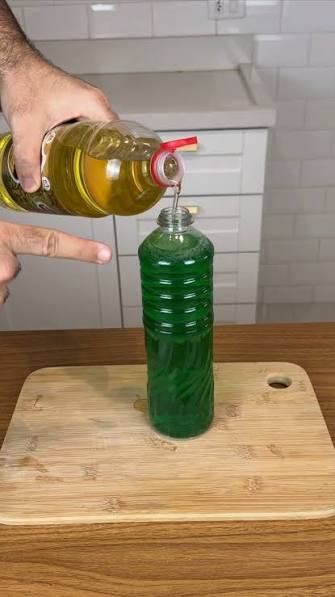 Mix cooking oil with dish soap and you will be amazed at the result! |  Bezerra good Tips | Facebook