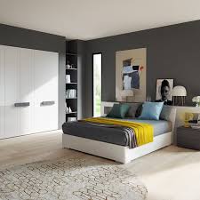 Tutti i modelli di camere da letto classiche di lusso che abbiamo in esposizione sono esclusivi e affascinano grazie a lavorazioni artigianali del legno ed estrema perfezione nella realizzazione delle rifiniture. Camere Matrimoniali Dondi Arreda Divani E Mobili