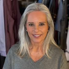 When the HMU artist is killing it!! Thanks @cocopuffmua for making me feel  beautiful every time!! * * * #grayfulamy #thetalentgroup #thetalentgrouptg  #commericalmodel #grayhair #greyhair #maturemodel @juzocompression  @cocopuffmua