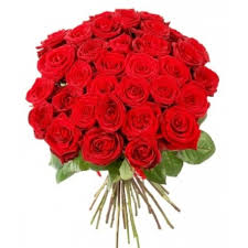 Inviare fiori a casa di qualcuno che ami non è mai stato così facile e sicuro. 36 Rose Rosse Per Momenti Magici E Indimenticabili Regala Rose Rosse