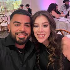 If anyone is interested in having top quality facials, massages,  reflexology at a reasonable cost, I can highly recommend a place called  Mane in Playa Blanca town. It's near the little church