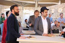טכני עם מספר מכשולים קשים למעבר (מדרגות). 5ckjcu7rmki4im