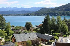 Train times, fares & tickets for travel by train from london to vienna, salzburg, innsbruck, linz, graz, klagenfurt & austria. Hd Wallpaper Worthersee Klagenfurt Austria Lake Outlook Alpine Water Wallpaper Flare