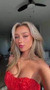 Isabella Wiley's Instagram, Twitter & Facebook