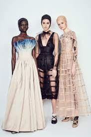 L'abito da sera si accorcia vertiginosamente per l'autunno inverno 2019/2020. Maria Grazia Chiuri Porta La Magia Del Circo Sulla Passerella Haute Couture Primavera Estate 2019 Di Dior
