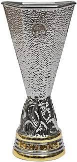 May 25, 2021 · the europa league trophy is the heaviest of all the uefa silverware, weighing in at a hefty 15kg despite having no handles. Uefa Europa League Replica Trophy 45 Mm Free Standing Amazon De Sports Outdoors