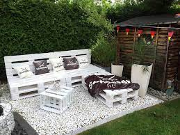 There's a wide variety of pallet plans here that including helping you make a cooler holder, patio bar, swing bed, outdoor furniture, adirondack outdoor chair, trunk, coffee table, dining room table, bed, dresser. 14 Amazing Diy Pallet Furniture For Practical Outdoor Patio