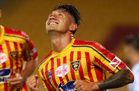 Editorial photo and image search for wearing sarah lapadula. Gianluca Lapadula Inicio Los Tramites Para Obtener Dni Peruano Pica News