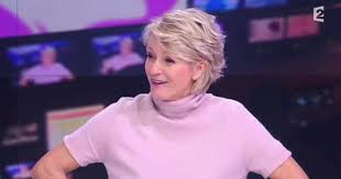 Élégant, polyvalent et ultra tendance, le short réduit de sophie davant a cependant évolué au fil des années. Malaise Dans C Est Au Programme Avec Sophie Davant Puremedias