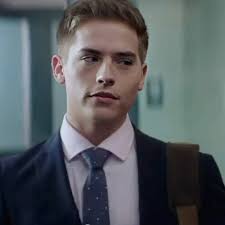 L'Hécatombe continue, Dylan Sprouse alias Trevor Matthews vient d'annoncer  sur IG qu'il ne reprendrait pas son rôle dans AWF/AEH : "J'apprécie tout  l'amour et le soutien des fans US d'After pour Trevor.