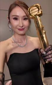 陈贝儿获得tvb最佳主持人奖- 抖音