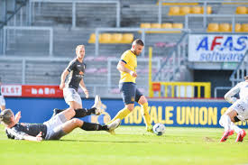 Depuis les années 1920, son stade est situé sur le territoire de la commune voisine de forest, et est porteur du matricule 10. Royale Union Saint Gilloise On Twitter Facile Ce 17eme De Deniz Undav
