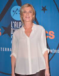 Vincent cerruti l'animateur télé (qui présentait avant le programme avec sandrine. Michele Laroque Ce Petit Detail Qui L Empeche De Participer A Danse Avec Les Stars Elle