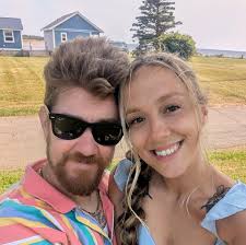 St Clair Pop-Up Choir Sings Change and No Rain at Blood Brothers