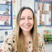 Gina Molinaro's Instagram, Twitter & Facebook