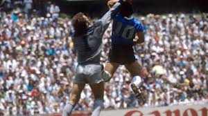 Последние твиты от diego maradona jr (@diegomaradonajr). Diego Maradona Tot Er Umdribbelte Mehrfach Den Tod Nun Verabschiedet Sich Die Welt Stern De
