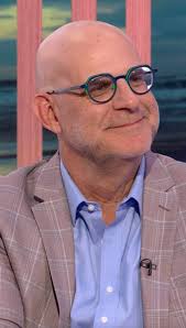 Bestselling author Harlan Coben praises Her Majesty the Queen and the  Queen's Reading Room for their approach to encouraging people to read 📚  #TheOneShow #iPlayer