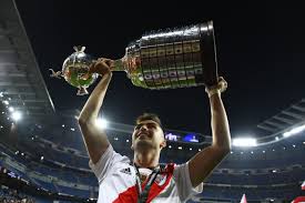 Club atlético river plate)‏ هو ناد أرجنتيني لكرة قدم، يقع بضاحية (نونيس) بالعاصمة بوينس آيرس. Ø¨ÙŠØªÙŠ Ù…Ø§Ø±ØªÙŠÙ†ÙŠØ² Ø±ÙØ¶Ù‡ Ø¨ÙˆÙƒØ§ ÙØ§Ù†ØªÙ‚Ù… Ù…Ù†Ù‡ ÙÙŠ Ù…Ù„Ø¹Ø¨ Ø±ÙŠØ§Ù„ Ù…Ø¯Ø±ÙŠØ¯