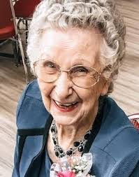 Eileen Iverson's Instagram, Twitter & Facebook