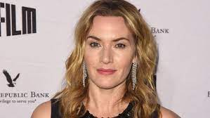 Sparks flew between the two, and they have been married since 2012. Kate Winslet Merasa Terintimidasi Usai Sukses Di Titanic