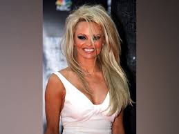 Canadian bodyguard training courses will get their candidates to fire their firearms only if necessary or if possible. Pamela Anderson Is Dating Her Bodyguard Following 12 Days Marriage To Jon Peters Entertainment