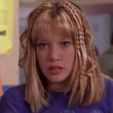 Lizzie Mcguire Hair Icon Hair Icon 90s Hairstyles 2000s Hairstyles