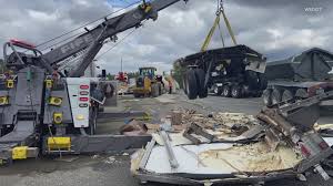 Read on to learn about three major rollover myths, the three main causes of rollovers and what you can do to prevent them from happening to you. I 5 Crash Near Fife Highlights Dangerous Traffic Trends King5 Com