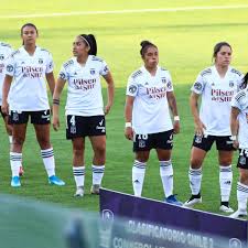 Colo colo debutará en la copa libertadores femenina este viernes 11 de octubre, cuando se enfrente en el estadio olímpico de atahualpa a cerro porteño de paraguay por el grupo a. Colo Colo Luis Mena Presenta Al Plantel Femenino De Cara A La Temporada 2021 Dale Albo