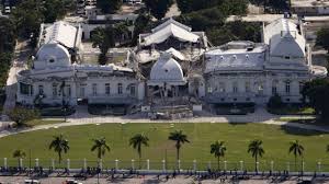 El terremoto de haití de 2010, fue registrado a las 16:53:09 hora local (21:53:10 utc) del martes 12 de enero con epicentro a 15 km de puerto príncipe, la capital haitiana.según el servicio geológico de estados unidos, el sismo tuvo una magnitud de 7,0 mw y se generó a una profundidad de 10 km. 3 Imagenes Iconicas Del Terremoto De Haiti Que En 2010 Causo Mas De 300 000 Muertes Y Como Esta El Pais 10 Anos Despues Bbc News Mundo