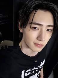 He is a gorgeous man 😘🥰🌹💙