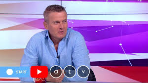 Rékasi károly élő adásban virággyilkosozta le az rtl műsorvezetőit. Ongyilkos Akart Lenni Rekasi Karoly Hihetetlen Amit Most Elmondott