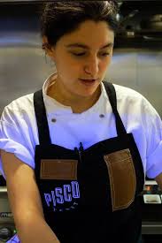 Søndagspisco! I forbindelse med Pisco Disco (all day, all night)  (sesongavslutning!) serverer souschef Danielle Heron en rekke godbiter rett  fra kjøkkenluka: * Reke- og blekksprut-ceviche i rocoto-tigermelk *  Klassisk ceviche på sei *