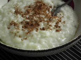 Ce alt umple un bol cu orez, aproximativ 2/3 din conţinutul acestuia. Orez Cu Lapte Sisters Kitchen
