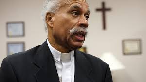 Worshipers return to Friendship Baptist Church