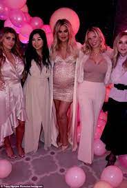 Kim Kardashian Flaunts New Brown Hair Ahead Of Khloe S Baby Shower Baby Shower Dresses Dresses Shower Outfits
