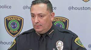 It has ample room to store your cash, credit cards. Chief Art Acevedo Responds To Disturbing Message After Officers Shot Abc13 Houston