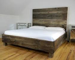 Base De Lit Double Bois De Grange Promotions Lits Matelas Laval Rive Nord Kiji Reclaimed Wood Beds Farmhouse Bedroom Furniture Bedroom Furniture Beds