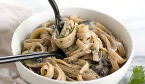 Pates Aux Champignons Et Moutarde Legeres Plat Et Recette Pates Aux Champignons Plat Recettes De Cuisine