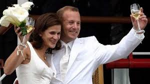 Alles zu heino ferch (*1963) bei kino.de · hier findest du alle filme von heino ferch, biografie, bilder den beinamen „der deutsche bruce willis hört er nicht gern, obwohl heino ferch in statur. Ganz In Weiss Heino Ferch Heiratet Unter Weissen Segeln