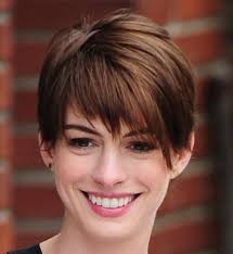 Shorter styles like this one look great with an oval face shape. Women S Pixie Haircuts For Your Face Shape The Best Fashion Blog