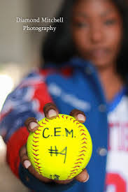 Diamond Mitchell's Instagram, Twitter & Facebook