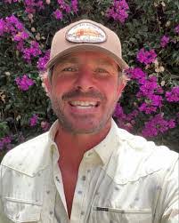 Christine Martindale's Instagram, Twitter & Facebook