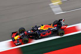 El mexicano, de esta forma, se convierte en el primer piloto fuera de programa en conseguir el asiento en los últimos tiempos, debido a la. Checo Perez Supera Las Dificultades E Ilusiona A Red Bull Para La Temporada 2021 Mpro Magazine