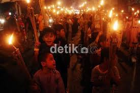 Cuma ya itu biasanya harganya lebih mahal. Meriahnya Malam Takbiran Di Berbagai Kota