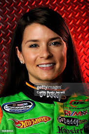 19 Photos & High Res Pictures