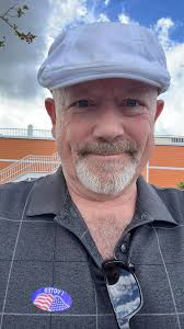 Thanksgiving breakfast just got SO much cuter!! 🦃✨ These turkey-shaped  cinnamon rolls are the sweetest little Turkey Day treat and my kids went  absolutely wild for them. All you need: store-bought cinnamon