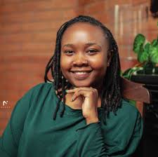 Inspirational young peer mothers