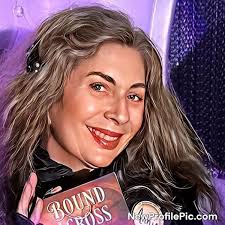 Mystery Most International: Simmons, Shawn Reilly, Rose, Verena, Owen,  Rita: 9781685126568: Amazon.com: Books