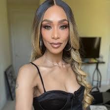 Tami Rowland's Instagram, Twitter & Facebook